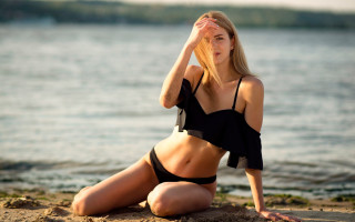 Beach bikini model blonde eskter - her eye free wallpaper for desktop