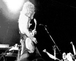 Man guitar stage microphone people - eric taylor free wallpaper