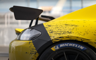 Yellow sports car black stripe 11 - a black stripe free wallpaper