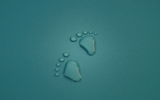 Footprints water bubbles night sky - a green surface free wallpaper