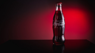 Coca cola bottle red background - a red background behind free wallpaper