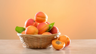 Basket peaches table orange food - whole free wallpaper