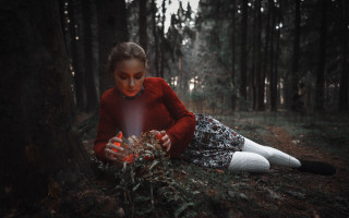 Girl red sweater woods candle - a red sweater free wallpaper