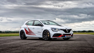 White car red accents cloudy - red accent free wallpaper