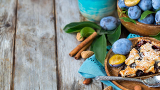 Blueberry pie with blueberries and - cloisonnism free wallpaper