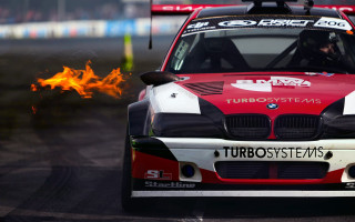 Red car white stripe fire - a track free wallpaper