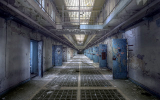 Long hallway jail cell architecture - atmosphere free wallpaper for desktop