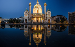 Dome clocktower reflection night viennese - a reflection free wallpaper for desktop