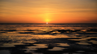 Sunset ocean boat clouds dusk - a sunset over the ocean free wallpaper