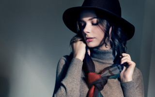 Woman hat scarf sweater painting - a hat and a scarf free wallpaper