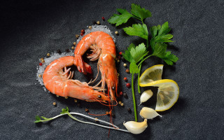 Shrimp lemon parsley food photography - top of a table next free wallpaper