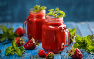 Strawberry smoothie jars mint strawberries - strawberry free wallpaper