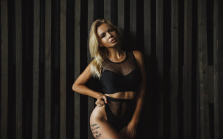 Black lingerie arabesque blonde tattoo - her right leg up free wallpaper for desktop