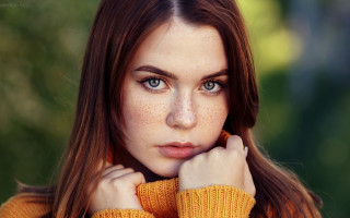 Freckled blueeyes portrait longhair blurry - freckle free wallpaper