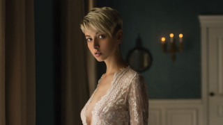 Woman white dress blue wall - chernik free wallpaper