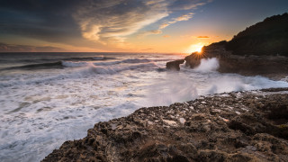 Rocky shore waves sunset clouds 2 - a rocky shore free wallpaper for desktop