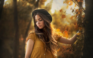 Woman hat woods autumn blurry - the wood free wallpaper for desktop