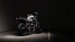Motorcycle dark room light black - daarken free wallpaper