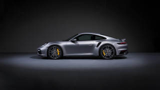 Silver porsche sportscar darkroom spotlight - a spotlight free wallpaper for desktop