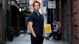 City street man bench bokeh - christopher wood free wallpaper