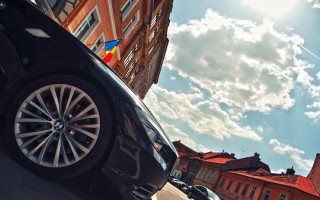 Car parked building flag cinematic - danube school free wallpaper