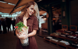Marketwoman vegetables shoes blonde makeup - shoe free wallpaper