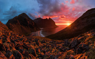 Sunset mountain lake autumn fire - a few mountain free wallpaper