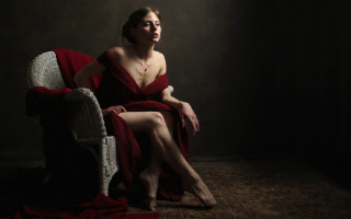 Woman red dress sitting dark - figuration libre free wallpaper