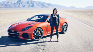 Desert sports car woman mountains - a sports car free wallpaper