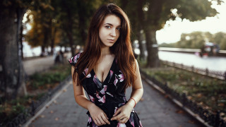 Woman dress sidewalk tree portrait - a woman in a dress free wallpaper