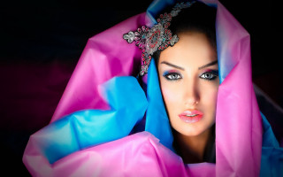 Woman blueveil pinkdress jeweled headpiece - a pink scarf free wallpaper
