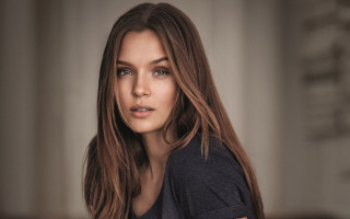 Woman longhair blackshirt blueeyes photorealistic - christen købke free wallpaper