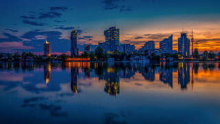 City skyline reflection sunset water 3 - a colorful sky free wallpaper