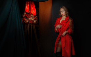 Woman red coat red lamp - a red coat free wallpaper