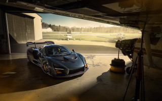 Car plane garage puzzle promotion - a garage free wallpaper for desktop