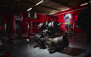 Gym dumbbells barbells skull studio - studio photo free wallpaper