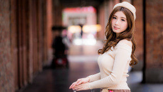 Woman white sweater pink purse - japanese free wallpaper