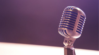 Microphone table purple background purple - a blurry background free wallpaper