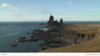 Rocky cliff water background side - a rocky cliff free wallpaper