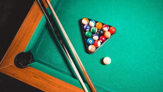 Pool table triangle cues moon - a pool table free wallpaper