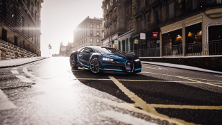 Bugatti city street rain traffic - a bugatti car free wallpaper