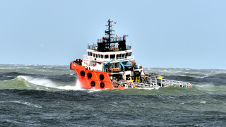 Stormy battle ship ocean sky - dirck van der lisse free wallpaper