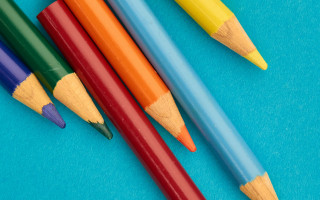 Colored pencils blue surface childrens - down free wallpaper