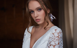 Elina karimova blue eyes white 2 - a bun free wallpaper