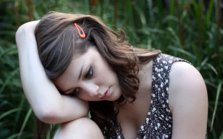 Woman redhairclip plant grass outdoors - girl free wallpaper for desktop