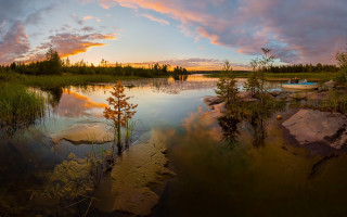 Lake trees clouds rocks autumn - wide angle len free wallpaper
