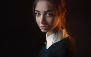 Serious woman ponytail blackshirt realistic - a ponytail free wallpaper for desktop