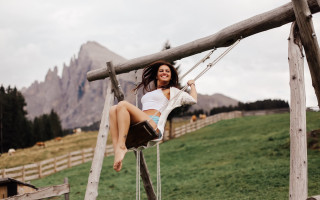 Woman swing field mountains fence - andrea orcagna free wallpaper for desktop