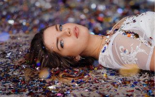 Confetti laydown christmas citylights blueeyes - annabel eyres free wallpaper