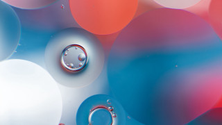 Water droplet blue red bubbles - chromatic aberration free wallpaper